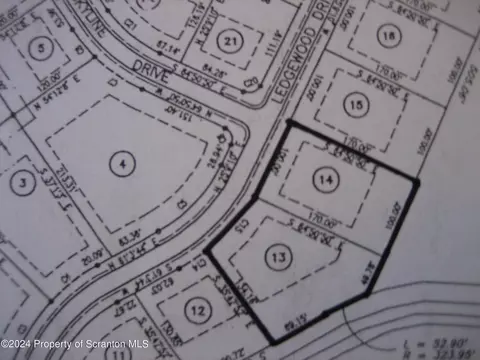 Ledgewood Drive, Archbald, PA 18403