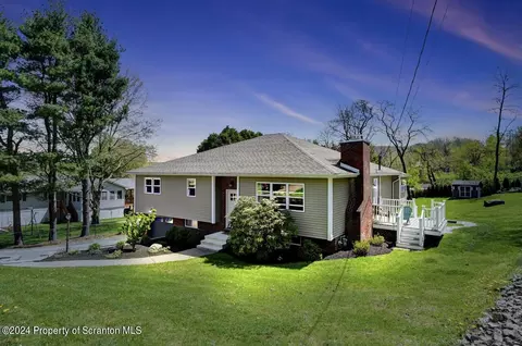 409 Carnation Dr, Clarks Summit, PA 18411