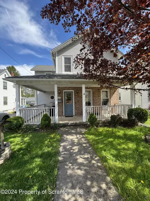 983 Constitution Ave, Jessup, PA 18434