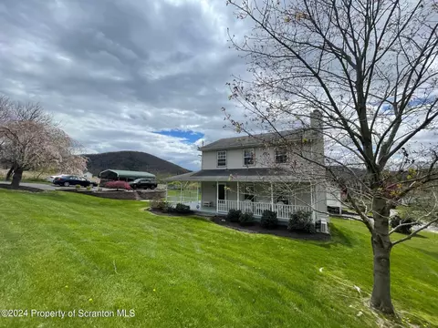 64 Digger Dr, Tunkhannock, PA 18657