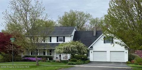 201 Autumn Dr, Moscow, PA 18444