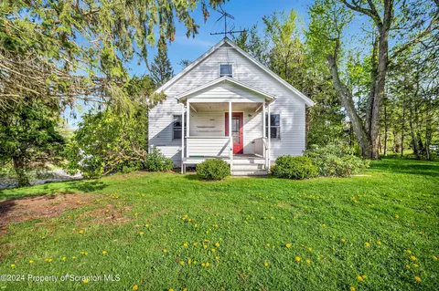 1622 Layton Rd, Scott Twp, PA 18447
