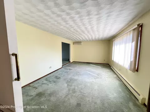 906 Sunset Dr, Olyphant, PA 18447 photo 17