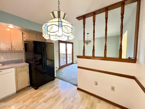 906 Sunset Dr, Olyphant, PA 18447 photo 12