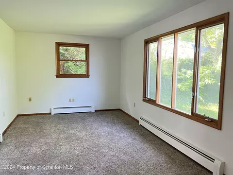 906 Sunset Dr, Olyphant, PA 18447 photo 21