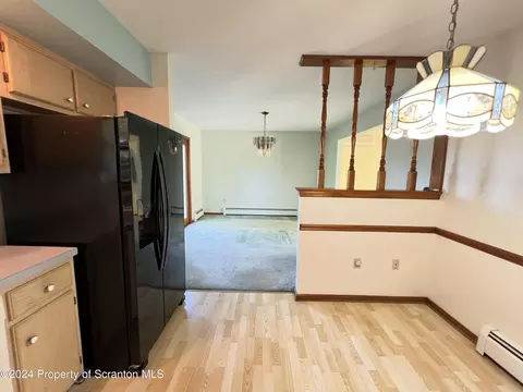 906 Sunset Dr, Olyphant, PA 18447 photo 13