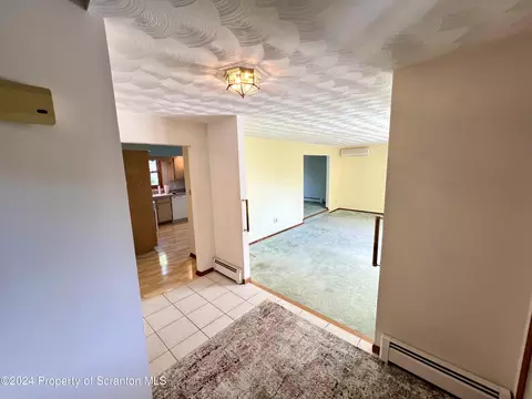 906 Sunset Dr, Olyphant, PA 18447 photo 7