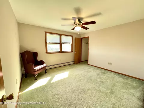 906 Sunset Dr, Olyphant, PA 18447 photo 29