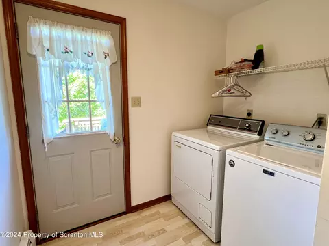 906 Sunset Dr, Olyphant, PA 18447 photo 19