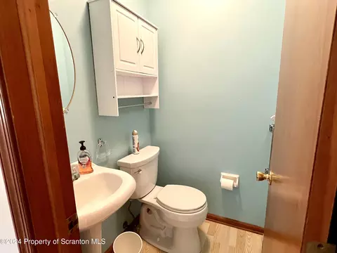906 Sunset Dr, Olyphant, PA 18447 photo 20