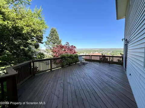 906 Sunset Dr, Olyphant, PA 18447 photo 38