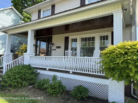 612 Main St, Moosic, PA 18507 photo 5
