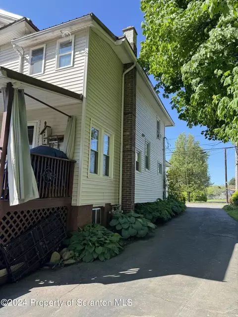 612 Main St, Moosic, PA 18507 photo 10