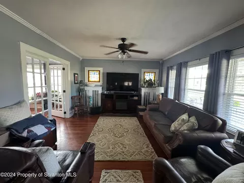 612 Main St, Moosic, PA 18507 photo 25