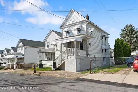 39 Poplar St, Plains, PA 18705