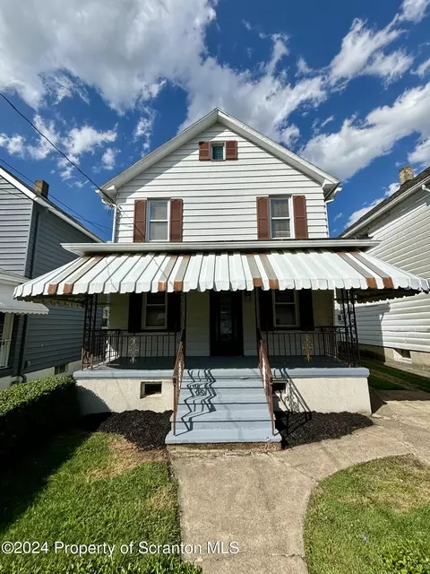 635 Sherwood St, Dunmore, PA 18512