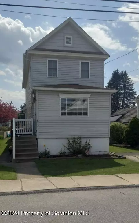 812 Goodman St, Throop, PA 18512