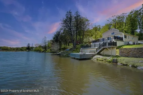206 Lakeview Dr, Kingsley, PA 18826