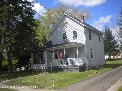109 Maple St, Moscow, PA 18444