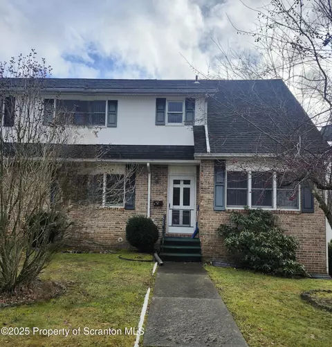 3 Rachel Dr # B, Archbald, PA 18403