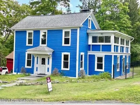 698 N Abington Rd, Waverly, PA 18471