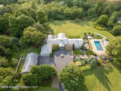 495 N Abington Rd, Clarks Summit, PA 18411