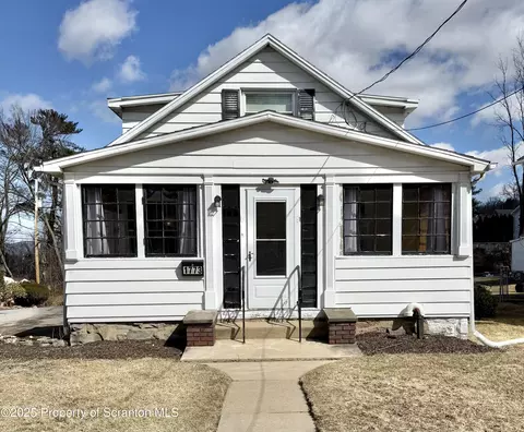 1773 E Mountain Rd, Scranton, PA 18505