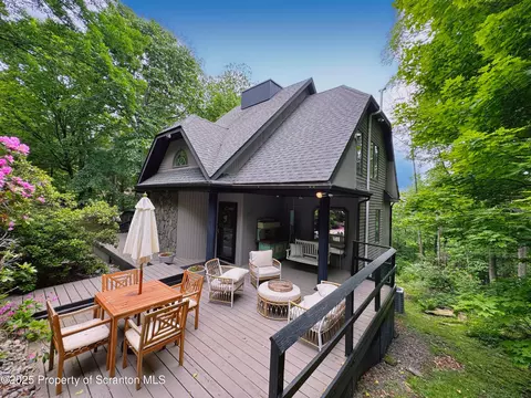218 Grouse Hl, North Abington, PA 18414