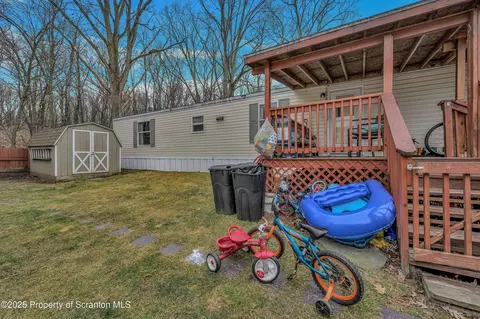 8 Joyce St, Moosic, PA 18507 photo 3