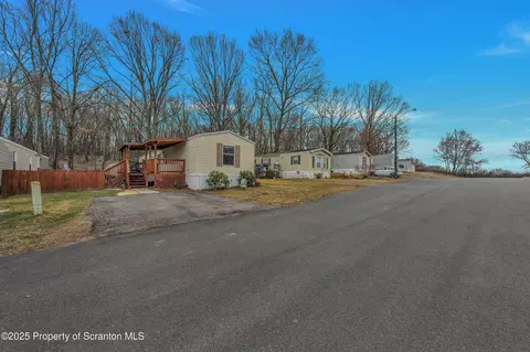 8 Joyce St, Moosic, PA 18507 photo 38