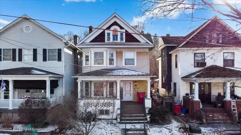 68 Grove St, Carbondale, PA 18407