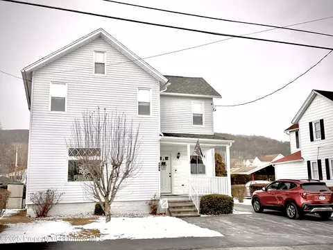 519 Jefferson Ave, Jermyn, PA 18433