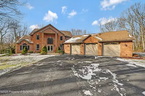801 Sandspring Rd, Bear Creek, PA 18702
