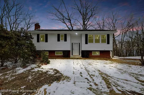 287 Lookout Dr, Scranton, PA 18504