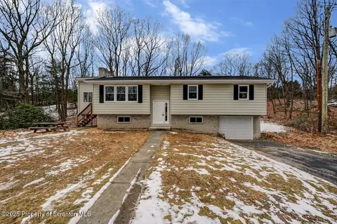 286 Lookout Dr, Scranton, PA 18504