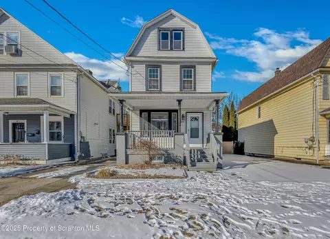 201 Lyndwood Ave, Hanover Twp, PA 18706