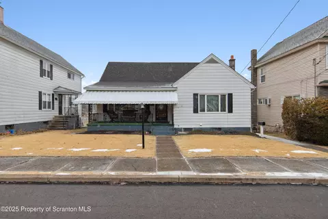 3526 Laurel Ave, Moosic, PA 18507