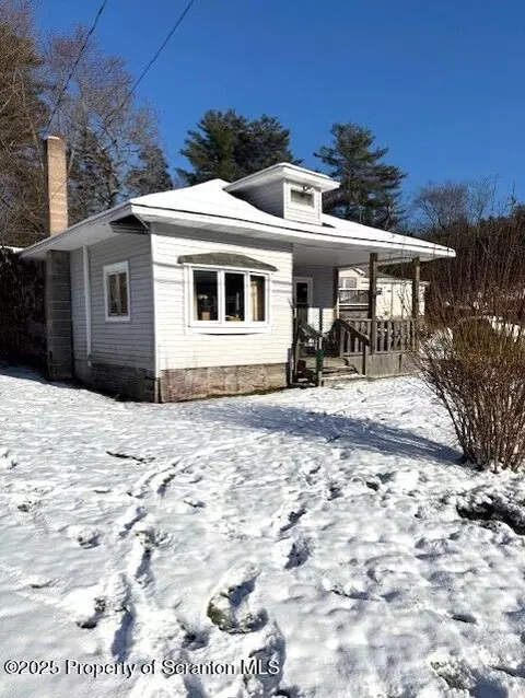 1262 Lake Rd, Factoryville, PA 18419