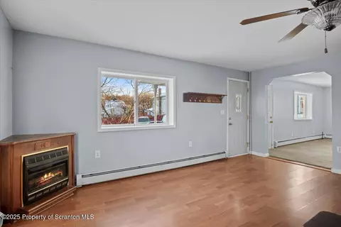 Living - 512 Delaware Ave, Olyphant, PA 18447 photo 2 of 6