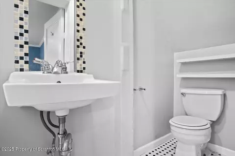 Bath - 512 Delaware Ave, Olyphant, PA 18447 photo 1 of 6