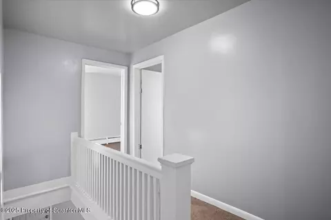 Entry Way - 512 Delaware Ave, Olyphant, PA 18447 photo 4 of 6