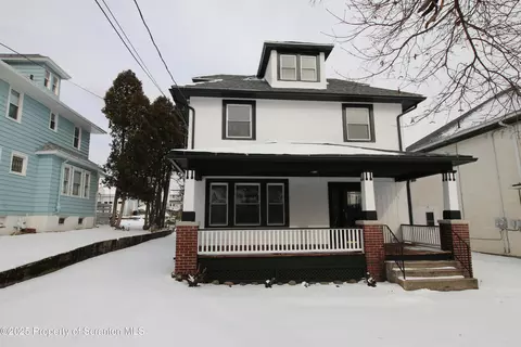 514 Miles Ave, Dickson City, PA 18519