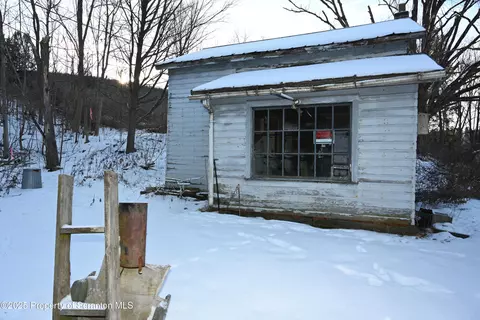 208 Maple St, New Milford, PA 18834