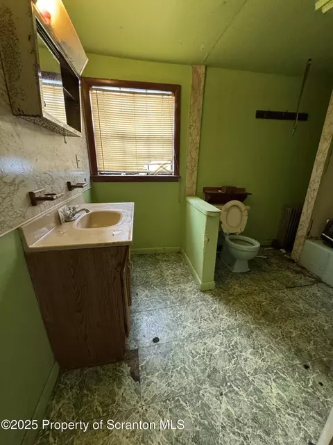 Bath - 720 E Scott St, Olyphant, PA 18447 photo 1 of 2