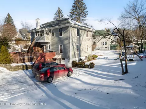 308 Layton Rd, South Abington Twp, PA 18411