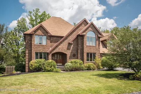 601 Hampton Rd, Clarks Summit, PA 18411