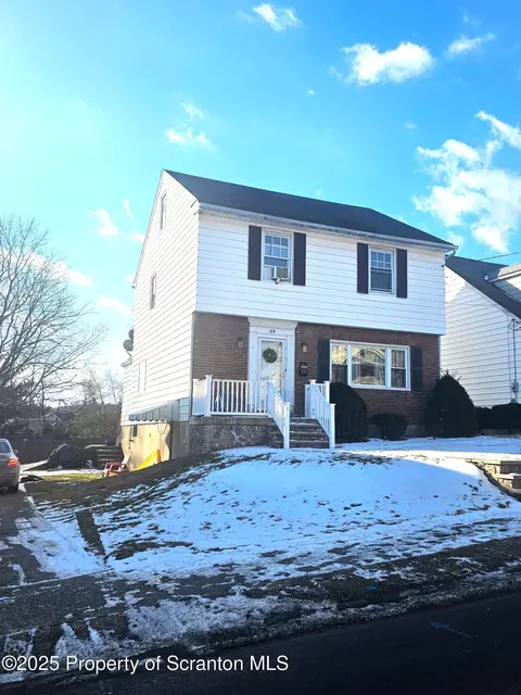 64 Jackson St, Edwardsville, PA 18704