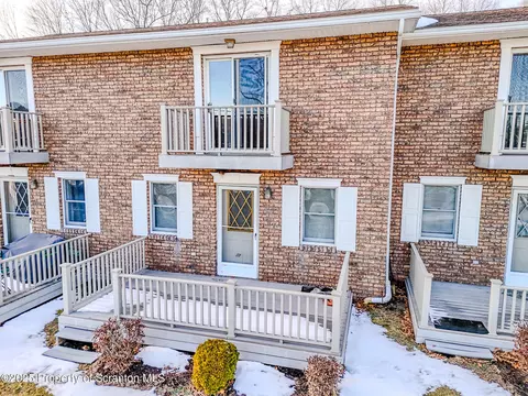 107 Northwood Rd, Factoryville, PA 18419