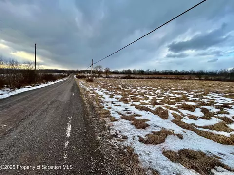 855 Finn Rd, Factoryville, PA 18419