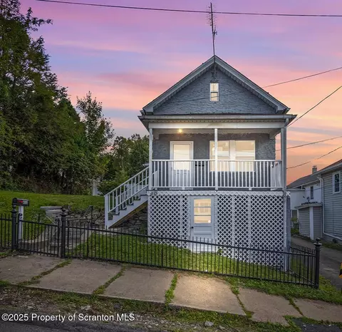 418 Elm St, Scranton, PA 18505